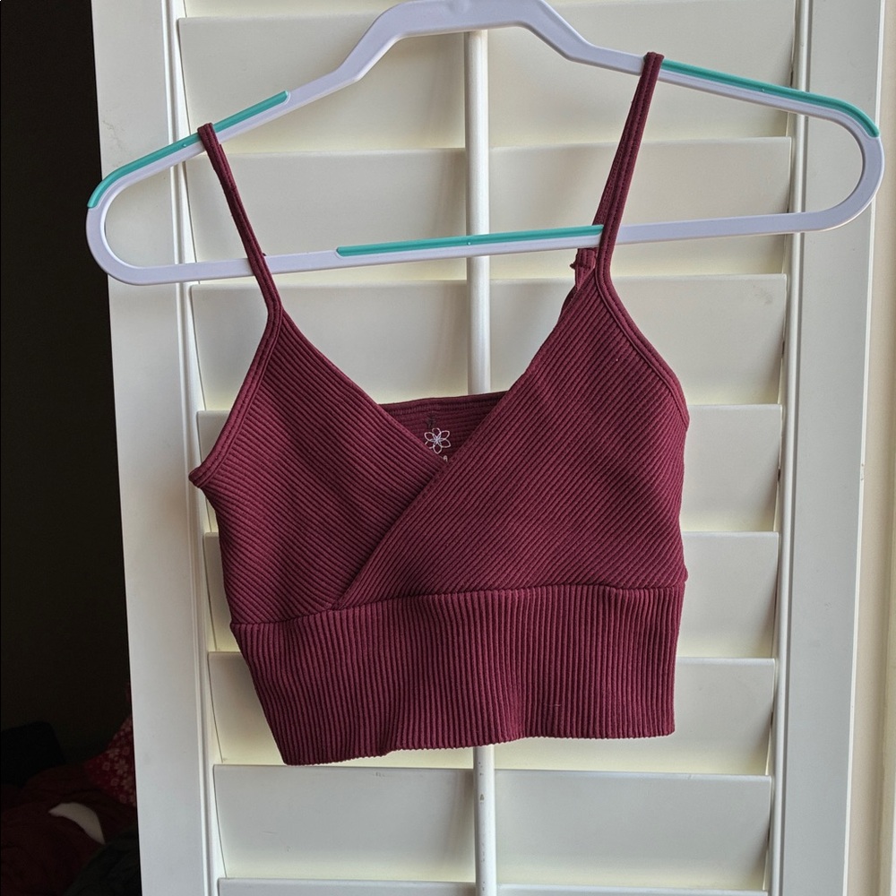 Aura Ribbed V-Neck Cropped Cami - Burgundy